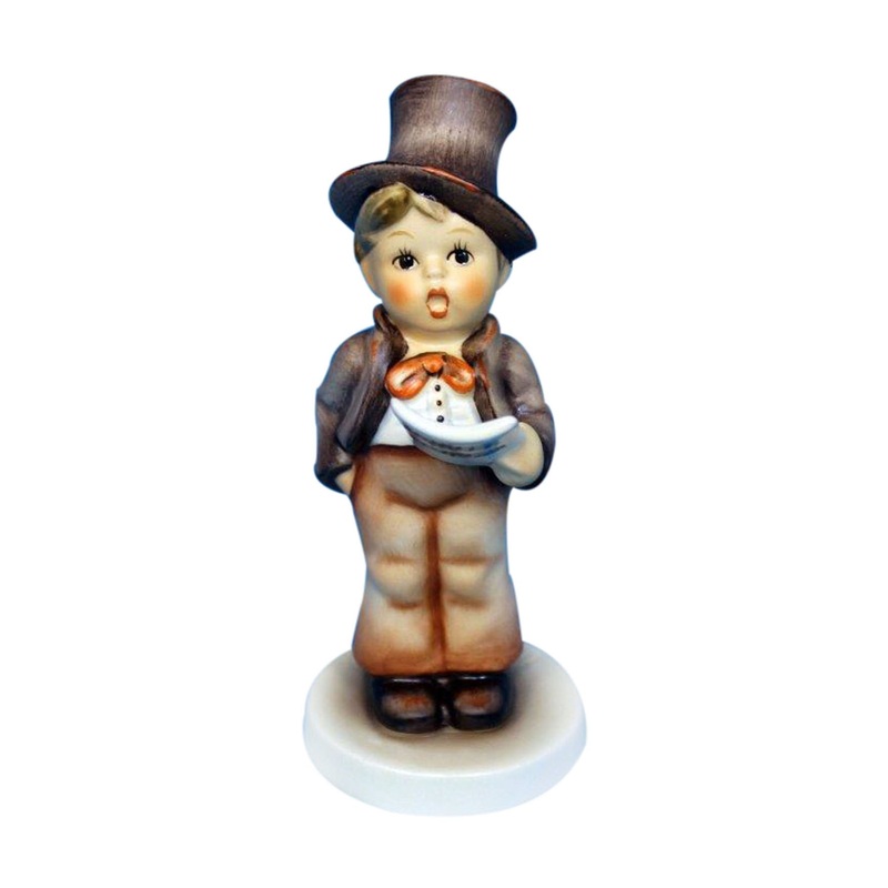 Hummel Figurine: Street Singer - 131