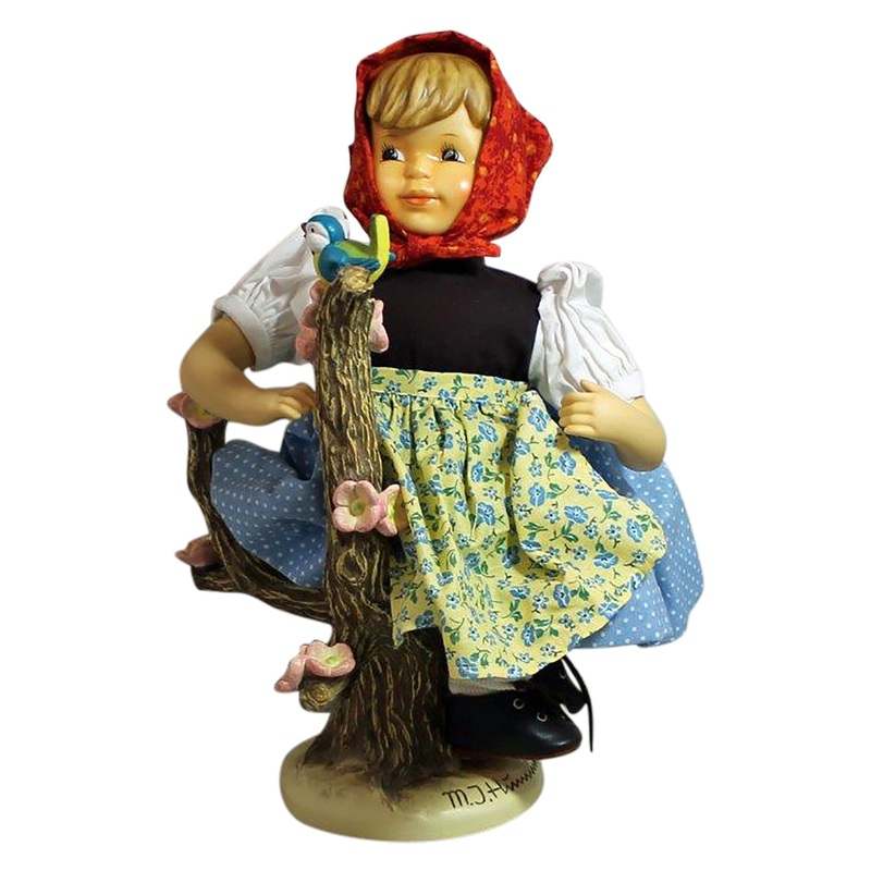 Hummel Figurine: Apple Tree Girl - Doll - 950