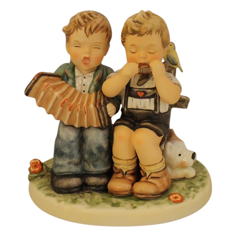 Hummel Figurine: Tuning Up - 915