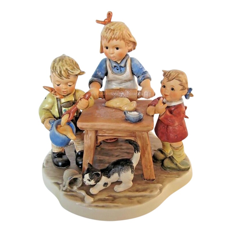 Hummel Figurine: Baker's Delight - 2162