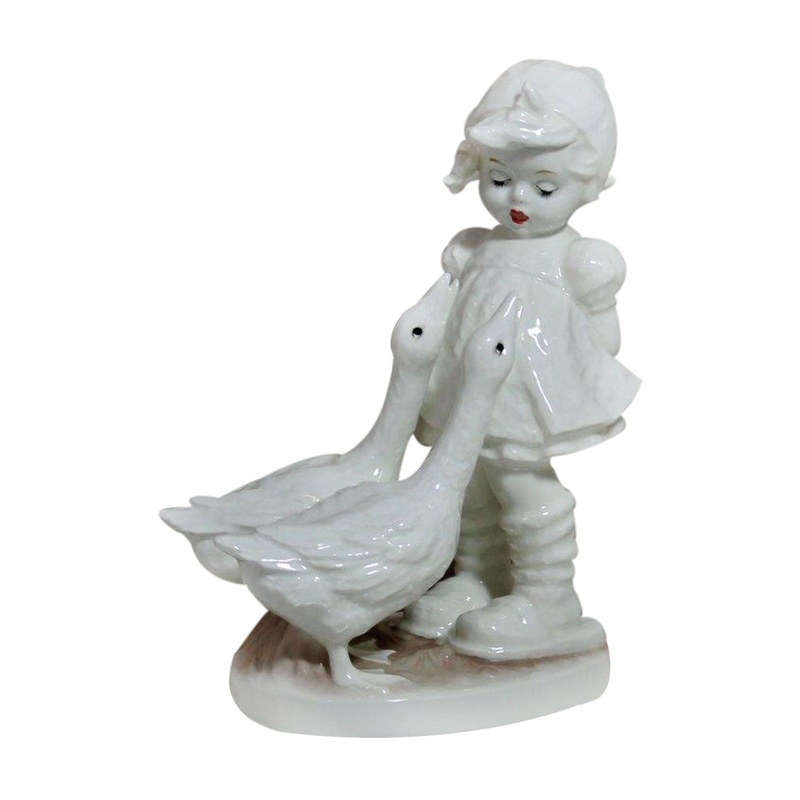 Hummel Figurine: Goose Girl - white ceramic - 47/II