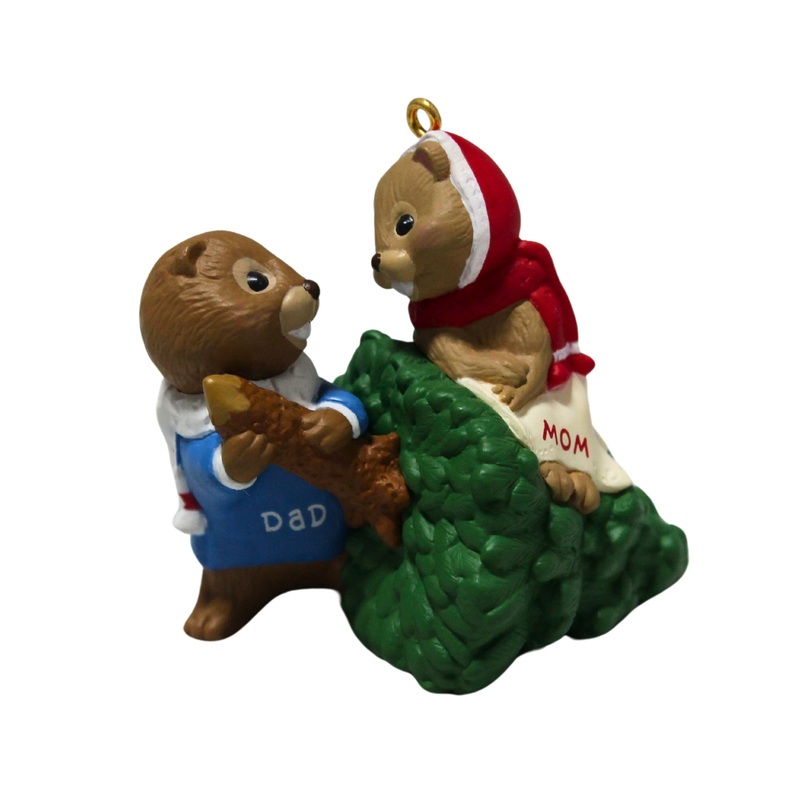 Hallmark Ornament: 1998 Mom and Dad | QX6653