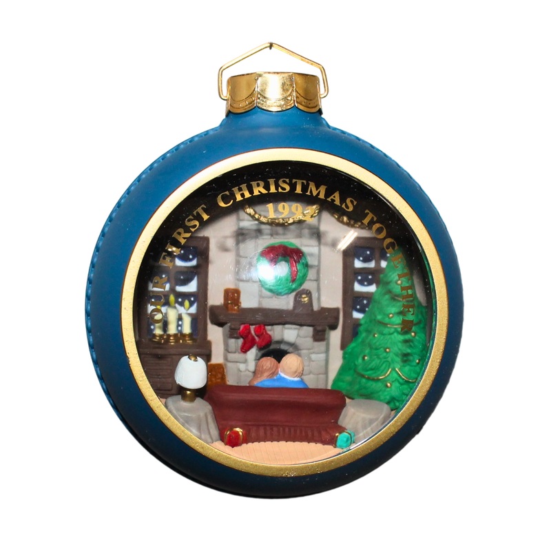 Hallmark Ornament: 1992 Our First Christmas Together | QLX7221