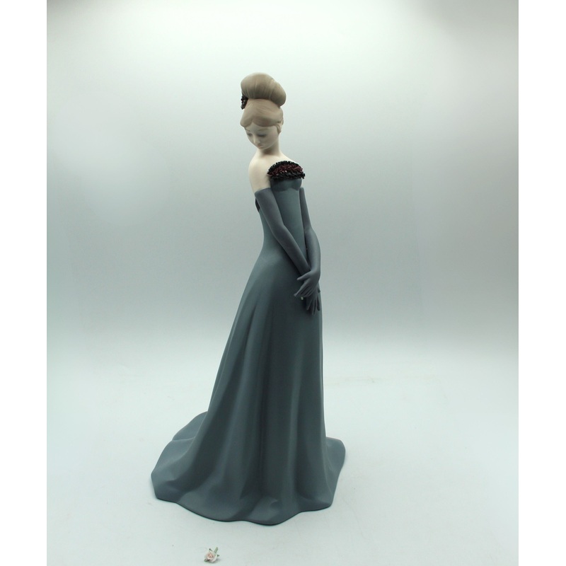 Lladr 9260 | Gala Dance | Broken Flower