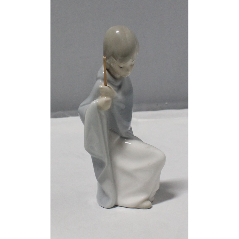 Lladr Figurine:  4672 Saint Joseph | Glazed Finish | Staff is broken