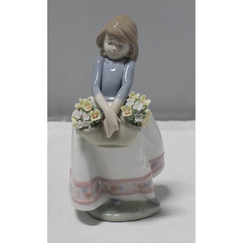Lladr Figurine: 5467 May Flowers | Glazed Finish | Chipped flowers