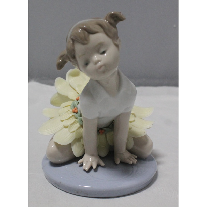 Lladr Figurine: 6691 Oopsy Daisy | Glazed Finish | Please Read