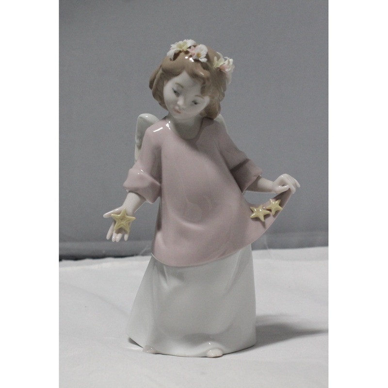 Lladr Figurine: 6924 Heavenly Stars | Glazed Finish | Broken flowers in hair