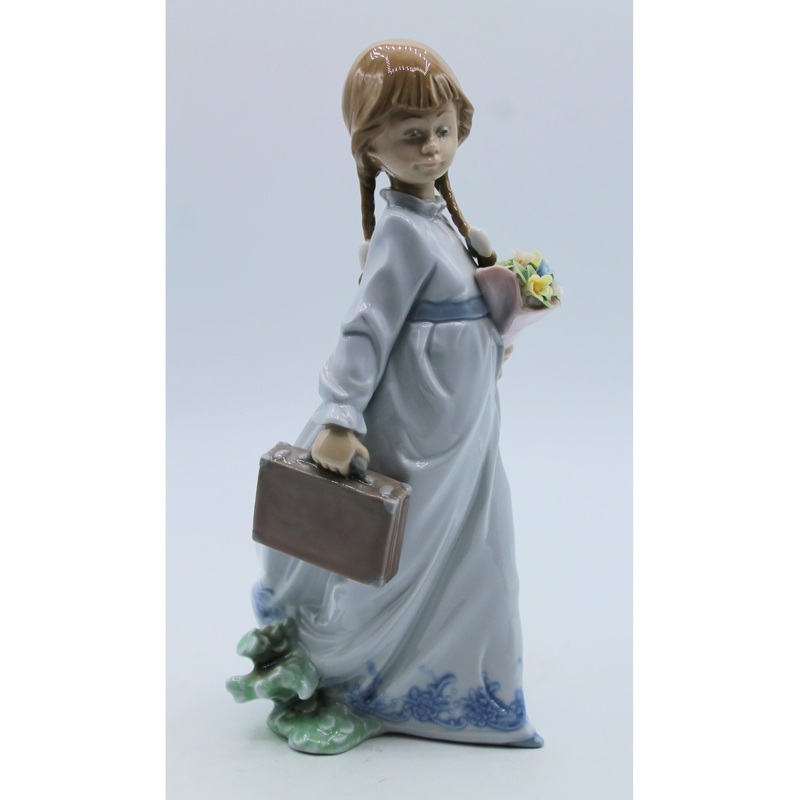 Lladr 7604 | School Days | Chipped Leaf
