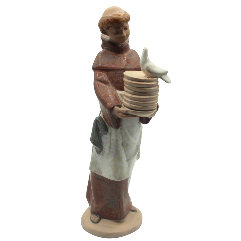 Lladr Figurine: 2202 A Helping Hand