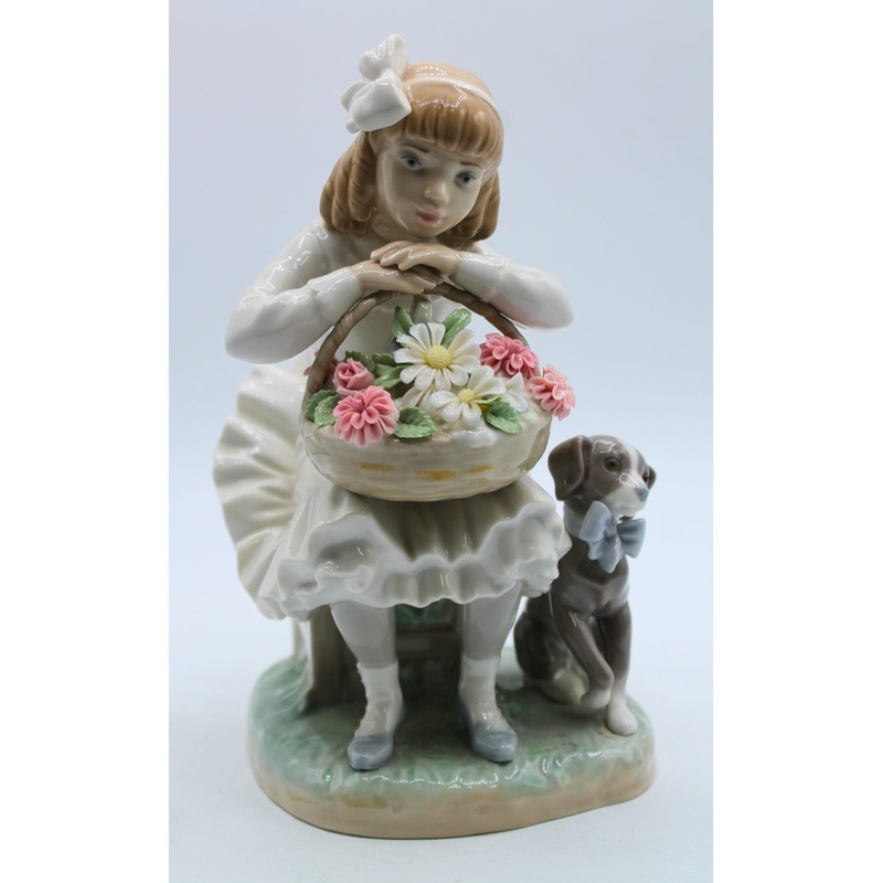 Lladr 1088 | Girl with Flowers | Missing Flower Petal