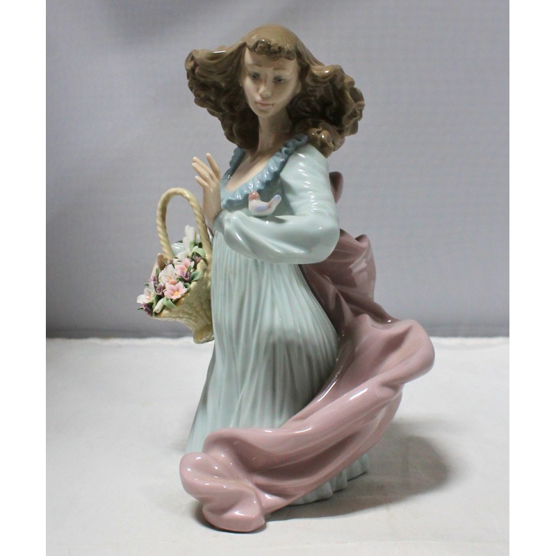 Lladr Porcelain Natures Beauty Figurine - 6252