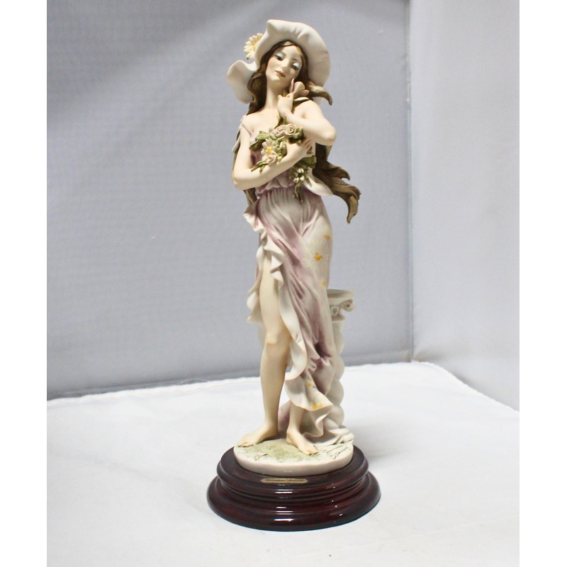 Giuseppe Armani Sceglitrice Sculpture - 99