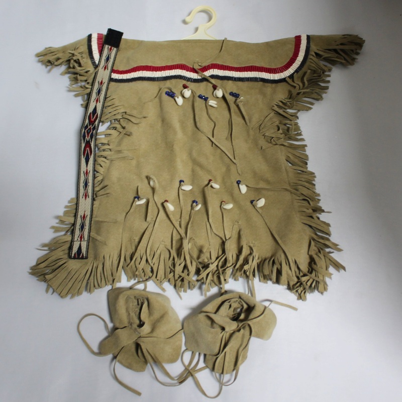 American Girl: Kaya's Deerskin Outfit