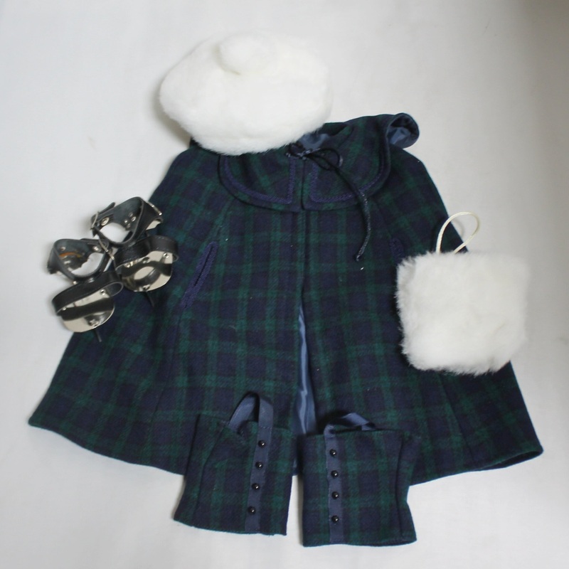 American Girl: Samantha's Skates, Cape, Muffs & Hat